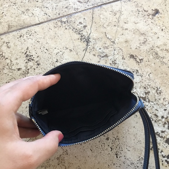 Authentic Coach corner zip wristlet - Picture 3 of 3